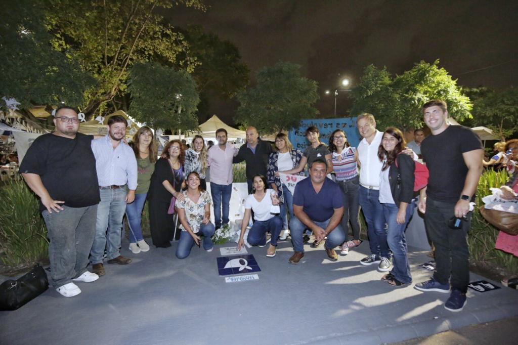 SanndraMariela's tweet photo. “MEMORIA, VERDAD Y JUSTICIA”

El día miércoles, en burzaco, estuvimos junto a las compañeras y compañeros participando de una vigilia al aniversario del Golpe Civico Militar, sosteniendo la consigna de "Memoria, Verdad y Justicia".

@CascallaresPJ 
@JuanoFabiani 
@nicolaspj80 https://t.co/nFmPYL6gVA