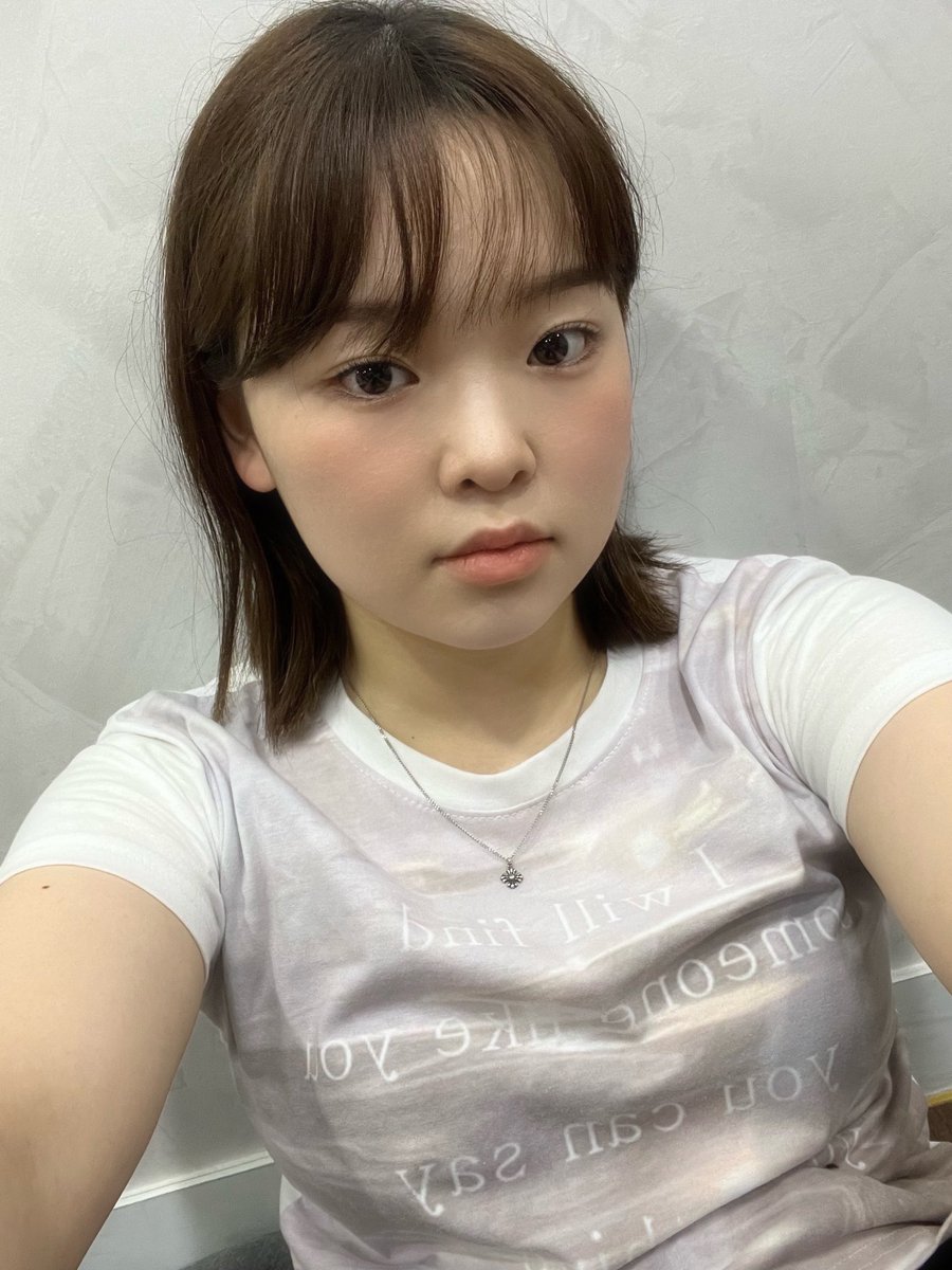 __milky_j's tweet photo. 낼 라이브 공연 다들 보러오세요💜 https://t.co/JGYJZF482P