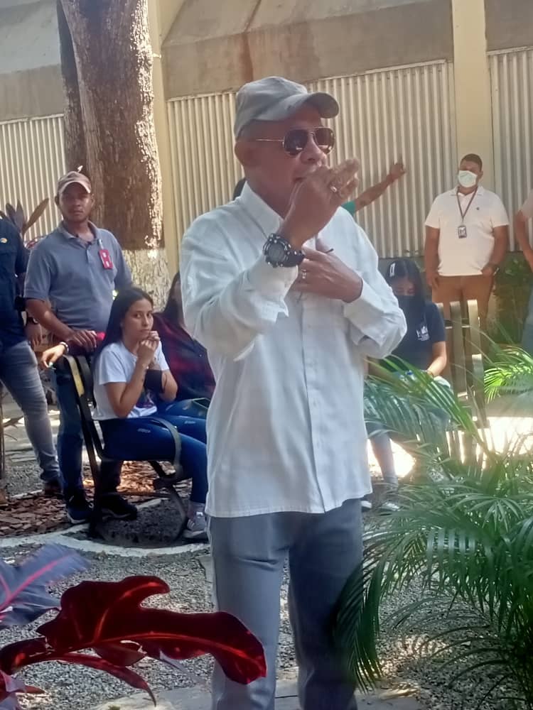 GabineteGuaric's tweet photo. Gabinete de Cultura del Estado Guárico presente en el Recital y tertulia poética  en el Mes  de la Poesía y  Canto a la Llanura  en el Mes de la Llaneridad.
Cleg
Municipio Juan German Roscio Nieves #NoMasBloqueo https://t.co/AZm9xbCsbG
