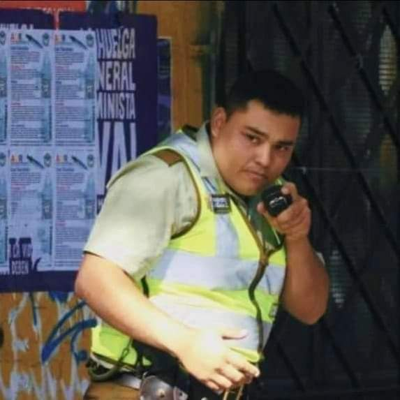 RamirezArcadio's tweet photo. Este es el #paco que le disparó al estudiante en #LaAlameda. https://t.co/gHOlTX348w
