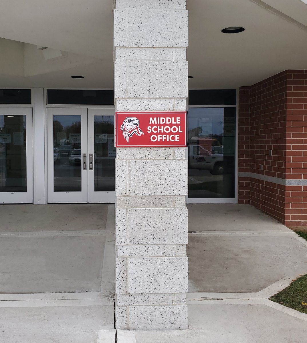 ValleyCitySign's tweet image. Directional signs are critical for school traffic flow.
Kent City Public Schools has updated their eagle logo. We produced new directional signs and updated their existing signs for consistent branding. 
#postandpanelsigns  #schoolsigns  #directionalsigns