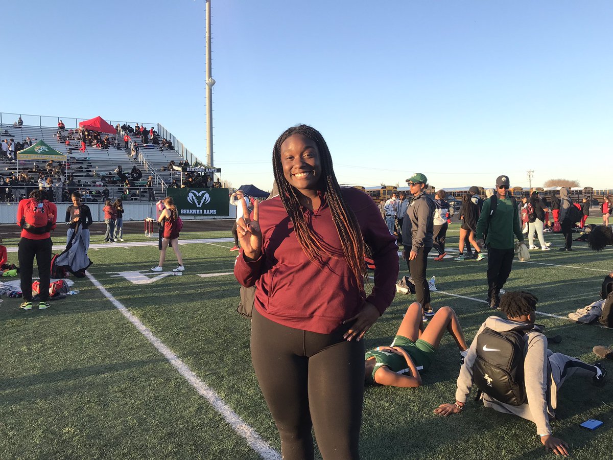 In the 1st Annual Maurice Hill Invitational, both Panther teams (B/G) won the meet. There were several 1st place finishes including a new school record by the girls 4 x 200 team Robinson, Nworka, Nworka, and Williams. 

#ClimbTheHill #LadyPantherTrackandField