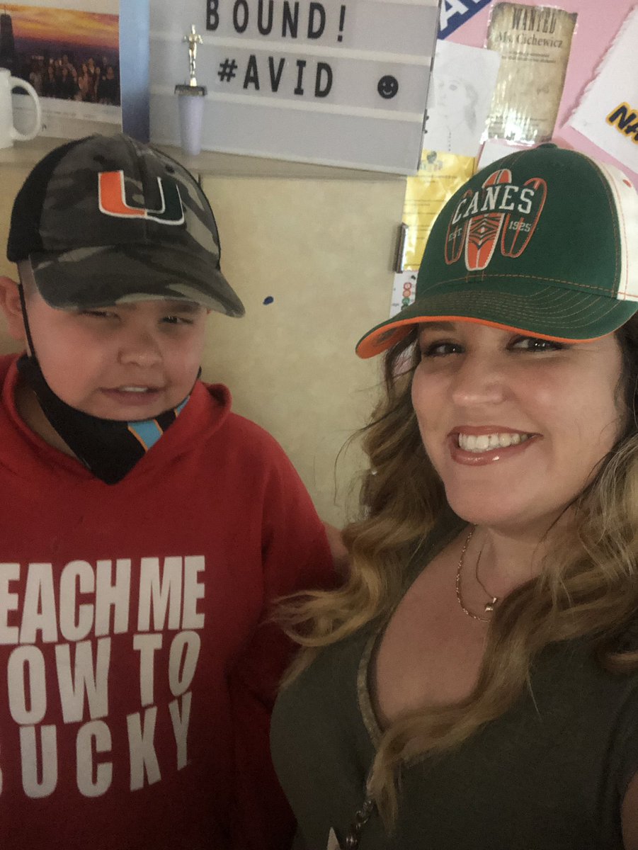 c_cich14's tweet image. That’s a wrap on #AVIDawarenessweek! Ty @_LoBurk @STEMagillPSMS @palmspringspstv, &amp;amp; many more for your contributions that made this week a success! Check out the awesome college banners my #avidscholars and I made! @MsColleenCarney @AVID4College #collegehatday @palmspringsms