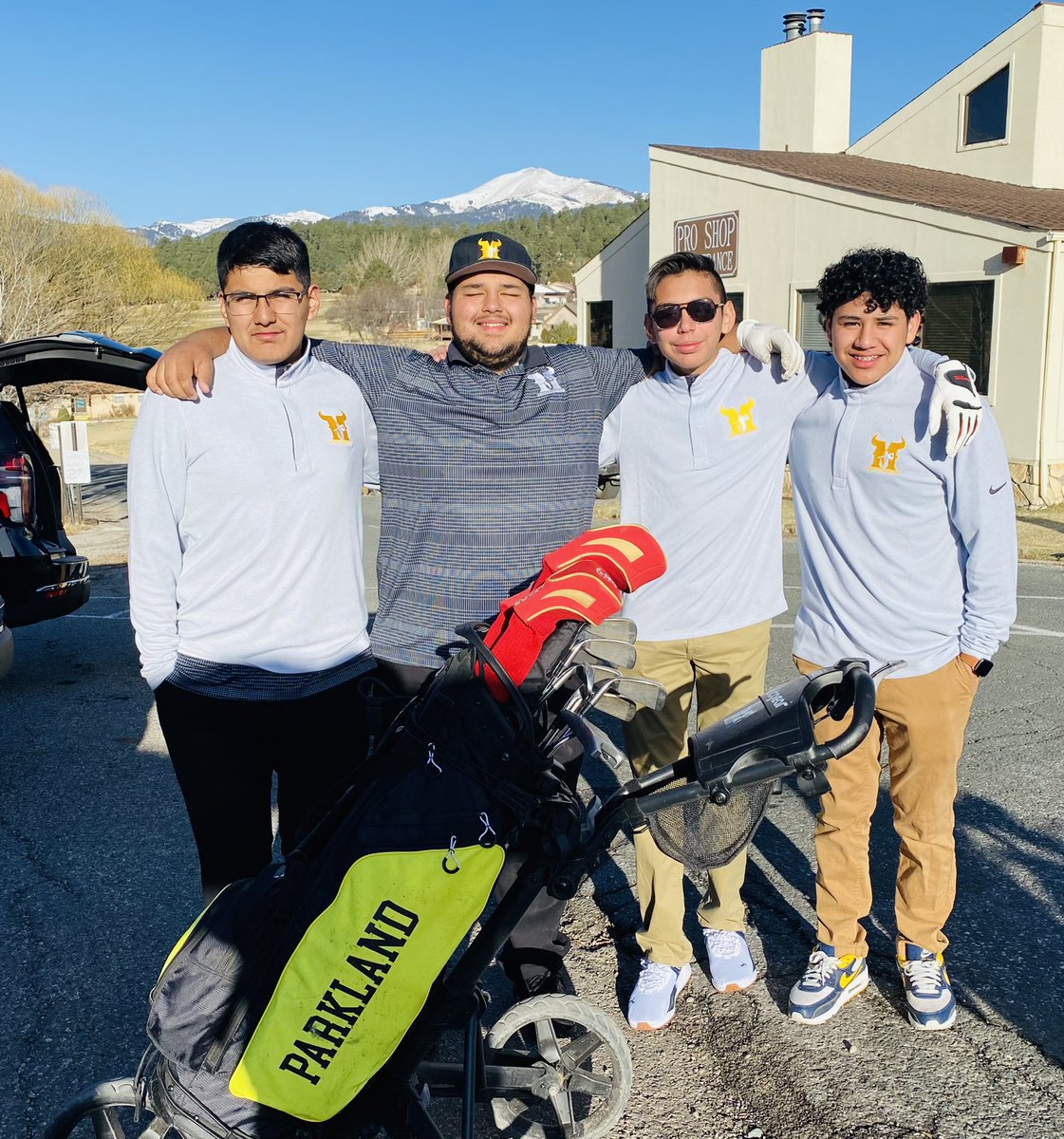 GolfMatador's tweet photo. Great day for some outta town Matador golf! 🏌🏼‍♂️⛳️ @FBLAMATS @ParklandStuCo @JSalgado_PHS @frontz_eric @phsmats @Prep1USA https://t.co/Hu9Burm2vu