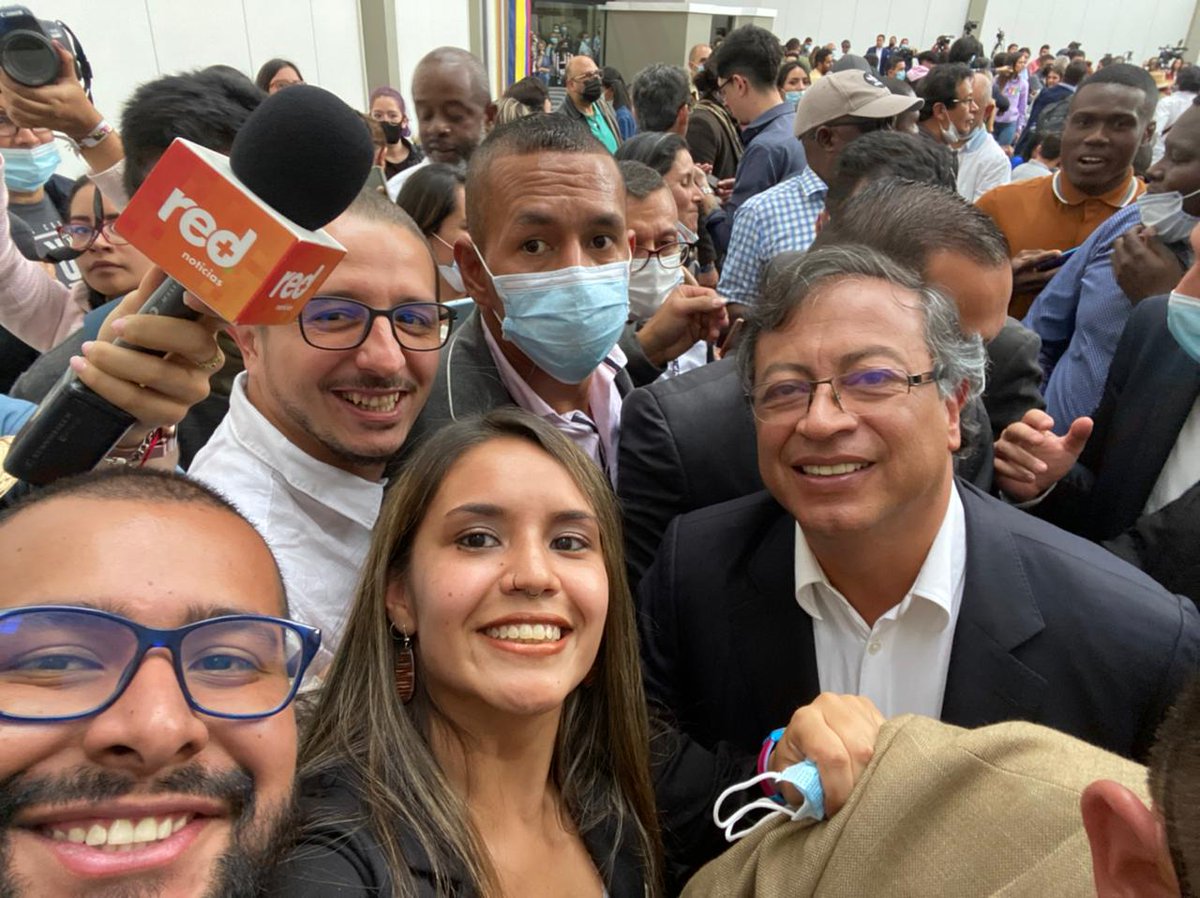 col_alternativa's tweet photo. Hoy estuvimos como #Alterntiva acompañando la inscripción de la candidatura de @petrogustavo y @FranciaMarquezM 

#CambiarLaHistoria
#PactoHistóricoPorColombia
#VamosAGanar 

🤜✨🤛🏽 https://t.co/cAxZpYrB69