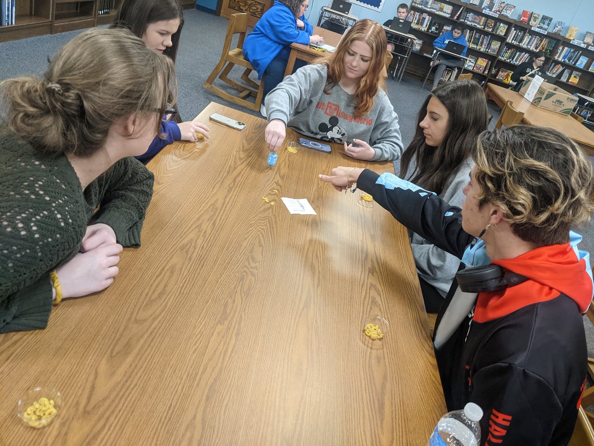 lovinhistory's tweet image. Dreidel Tourney during March Madness! 
#geographyclass #dreidel #Judaism 
@AuburnTrojans