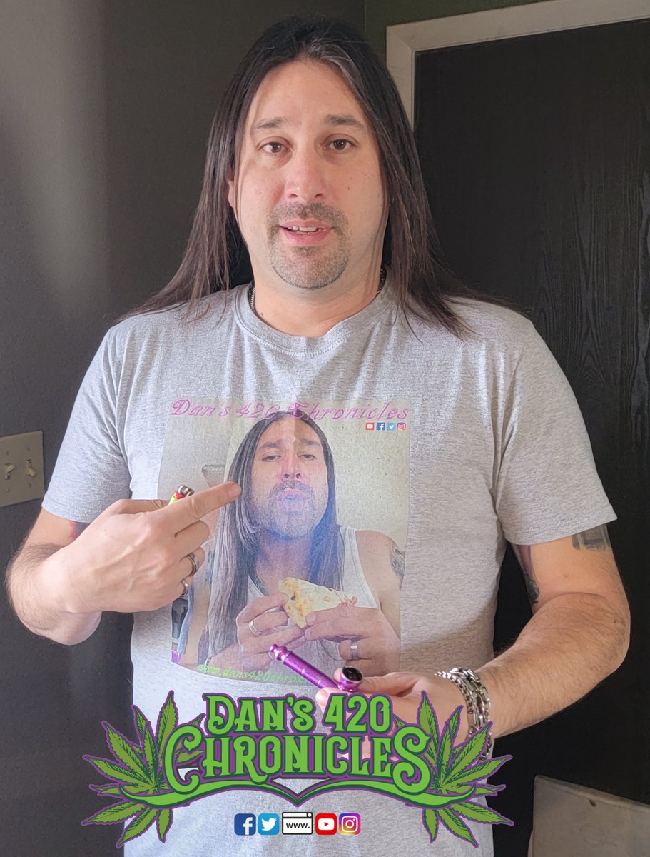 dan_chronicles's tweet photo. Who saw the video of me smoking weed out of a slice of pizza? ππ₯π¨ Even better who saw the ##New #Dans420Chronicles #PicklePipe video? π₯π₯π¨π
https://t.co/ig1lAo6NIt
Again #BandT #FrHighDay will return next week! If you have a 420 shirt lets see them #StonerFam! https://t.co/z9nVacoOZ9