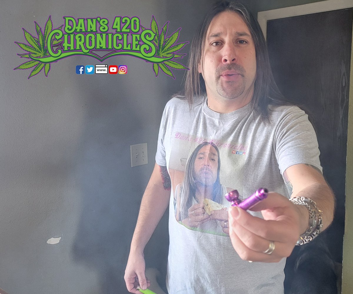 dan_chronicles's tweet photo. Who saw the video of me smoking weed out of a slice of pizza? ππ₯π¨ Even better who saw the ##New #Dans420Chronicles #PicklePipe video? π₯π₯π¨π
https://t.co/ig1lAo6NIt
Again #BandT #FrHighDay will return next week! If you have a 420 shirt lets see them #StonerFam! https://t.co/z9nVacoOZ9