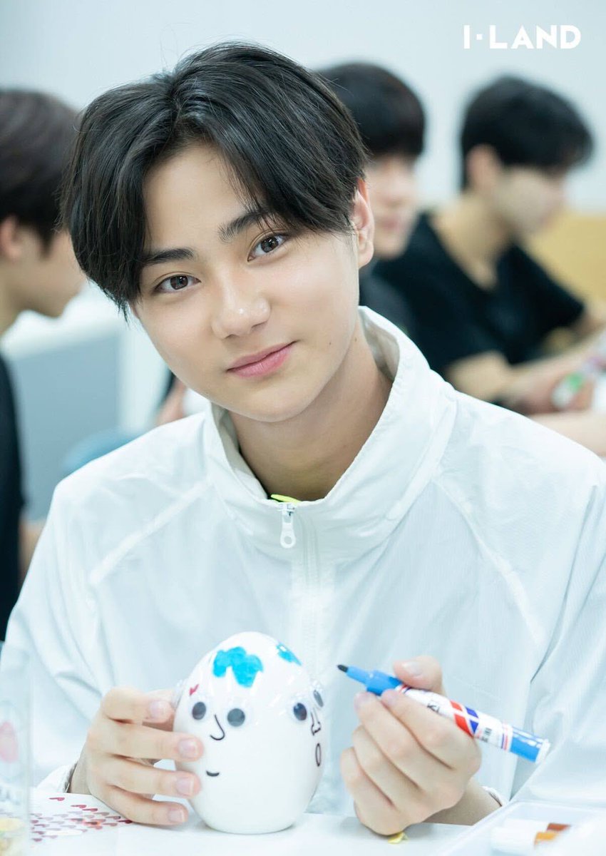 ꕤ BD ꕤ

Aujourd'hui nous fêtons l'anniversaire de notre cher et tendre Daniel !! 🎉🎈

N'hésitez pas à utiliser ces # pour lui envoyer tout votre amour !! 👇

#HBD_다니엘_너의꿈을응원해
#OurShiningDongkyuDay
#팔척아기_동규야_너의열일곱을_우리가_함께할게

#lixie