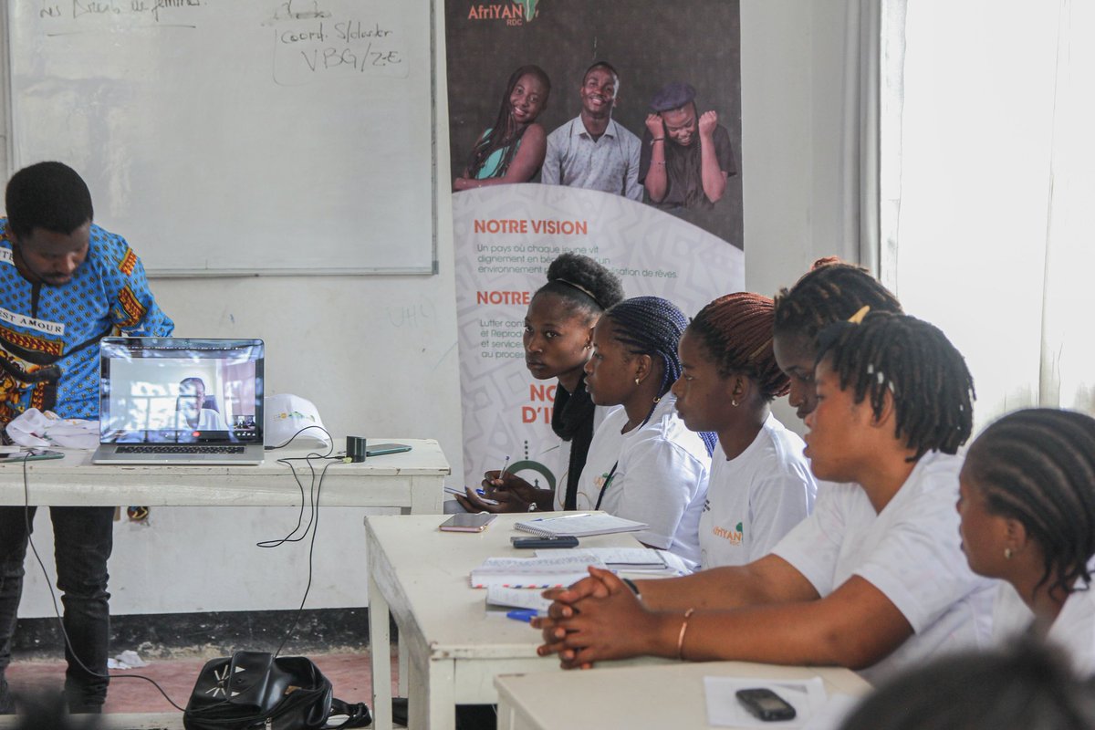 Uhuruknowledge's tweet photo. Jour 3 _ Droits des femmes //
Le réseau @AfriyanRdc a partagé avec nous sous le thème : « Les droits de la femme en matière de travail ».
Nous avons vu que l'apport de la femme dans la résolutions des conflits doit être considérable et effectif.
#UhuruKnowledge #Gender #Afriyan https://t.co/xfWgX2fsZ9