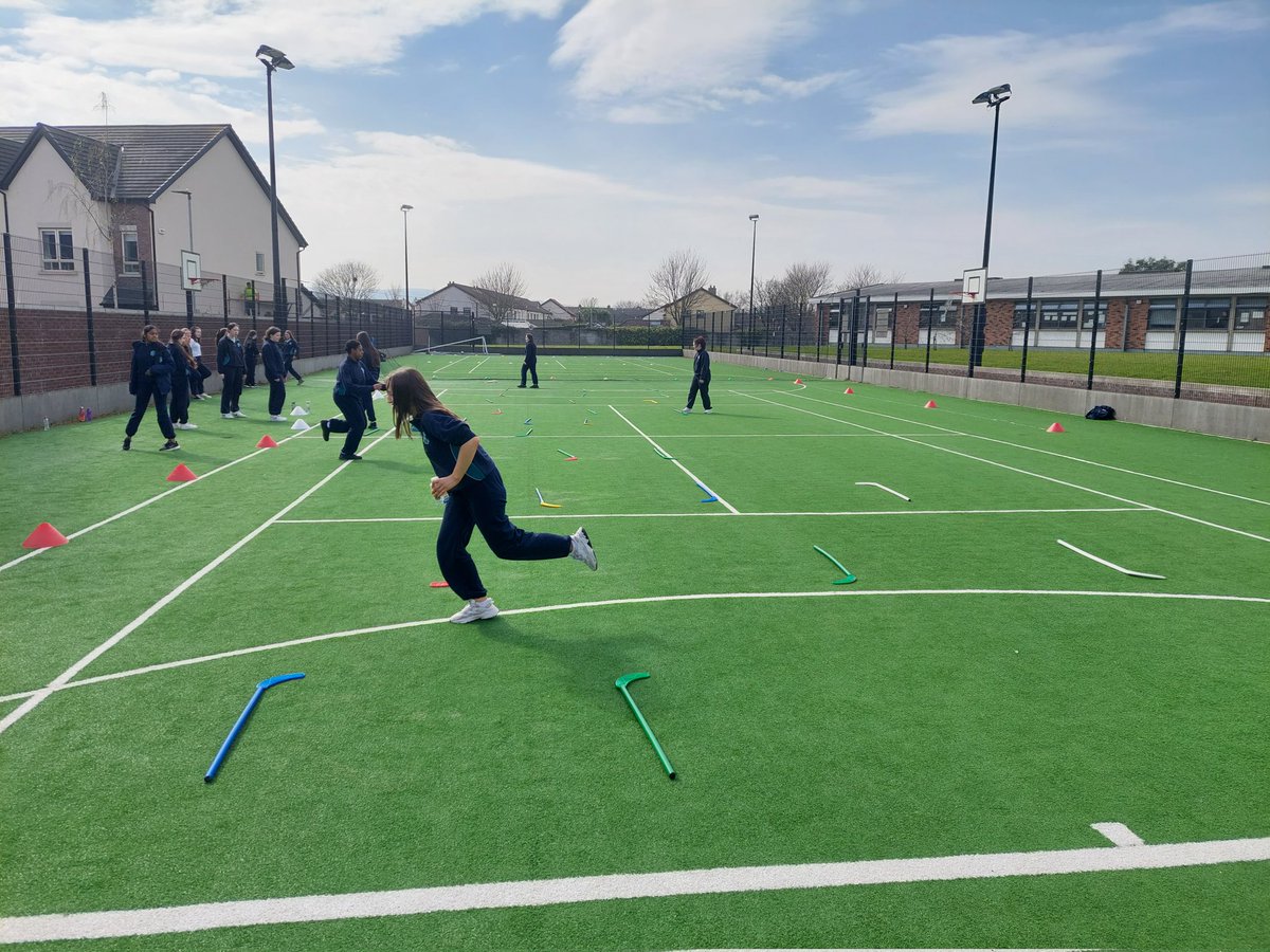 StpaulsgPE's tweet photo. 3rd Years took part in the Triple Jump 👏👏 We used hockey sticks to guide students with the hop (same foot), skip (different foot) and jump (two feet) movements https://t.co/hKXxBT6WIV
