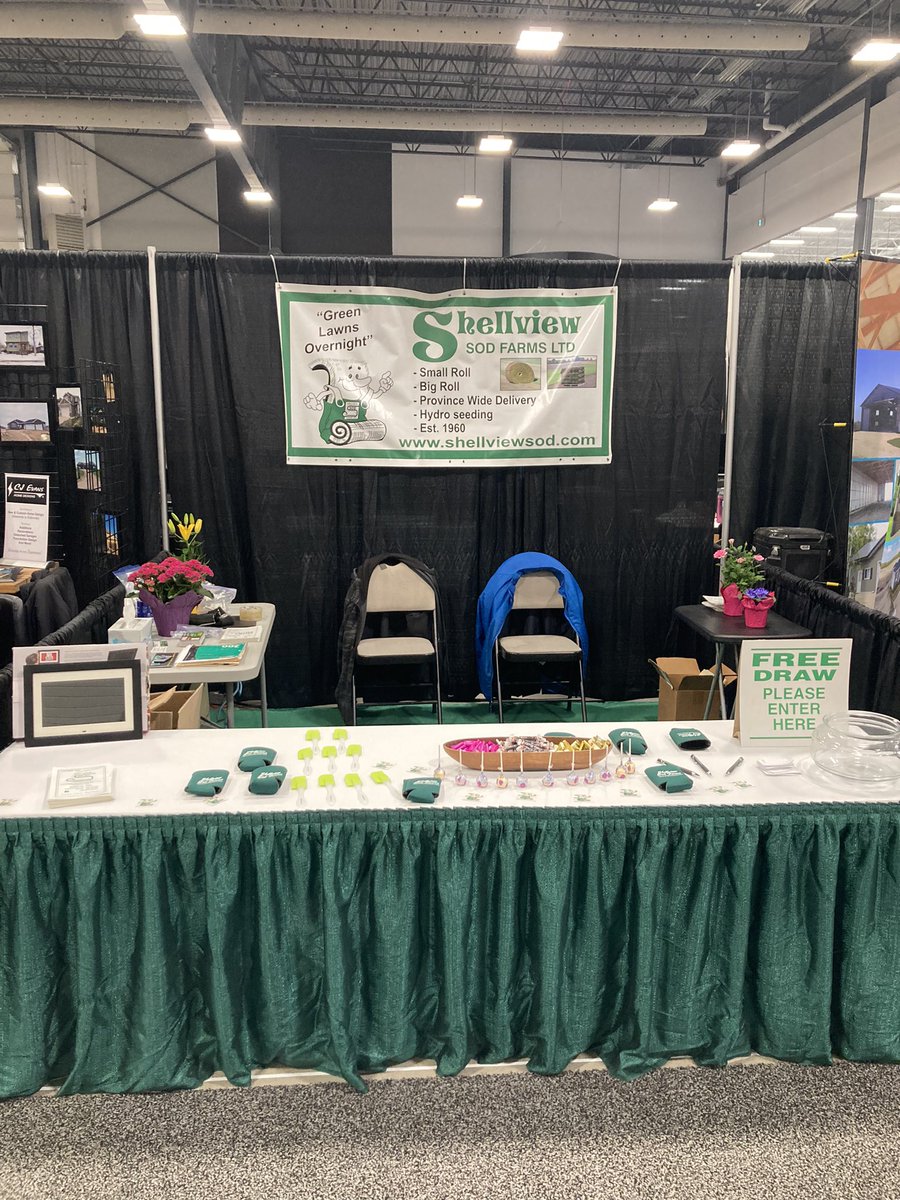 dustin_davis_'s tweet photo. After a two years hiatus itβs great to be back in trade show mode #gardenscape #Reginaspringhomeshow https://t.co/jyAd02EbFN