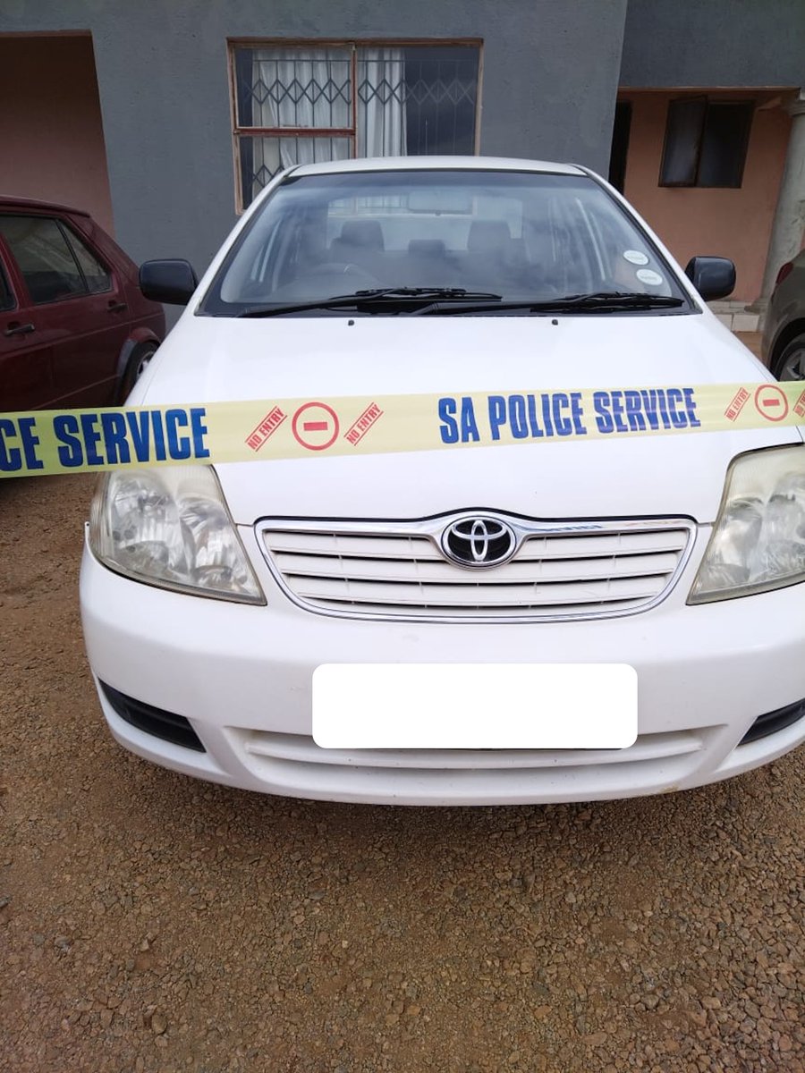 #sapsMP Provincial Commissioner has strongly condemned the incident in which a 37-year-old police Sergeant was fatally shot during a shootout with suspects this morning at Kabokweni. 6 Suspects arrested. Accomplices sought. #CrimeStop #PoliceKillings ME
saps.gov.za/newsroom/msspe…