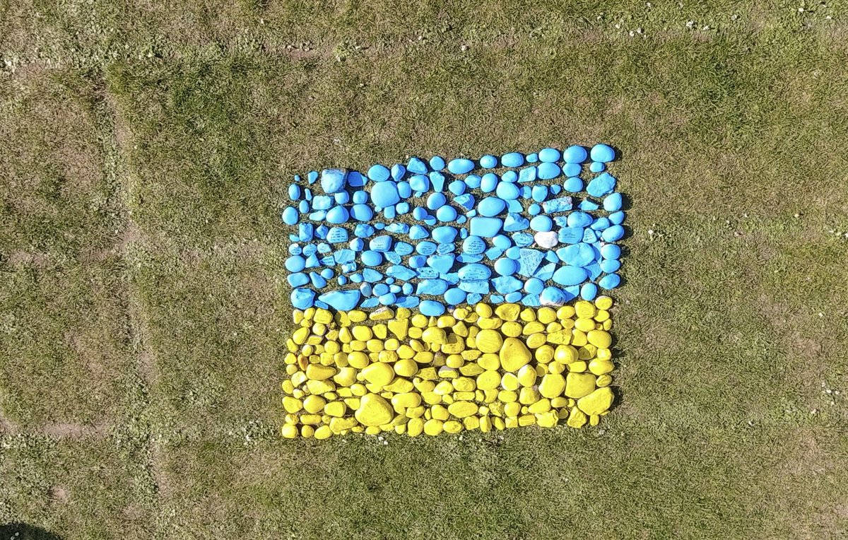 YsgolPyB's tweet photo. Dangos ein cefnogaeth i achos da / showing our support for a good cause #Ukraine Diolch i bawb a gyfrannodd / Thank you to all who supported ❤️ https://t.co/sWP7UV7yUs