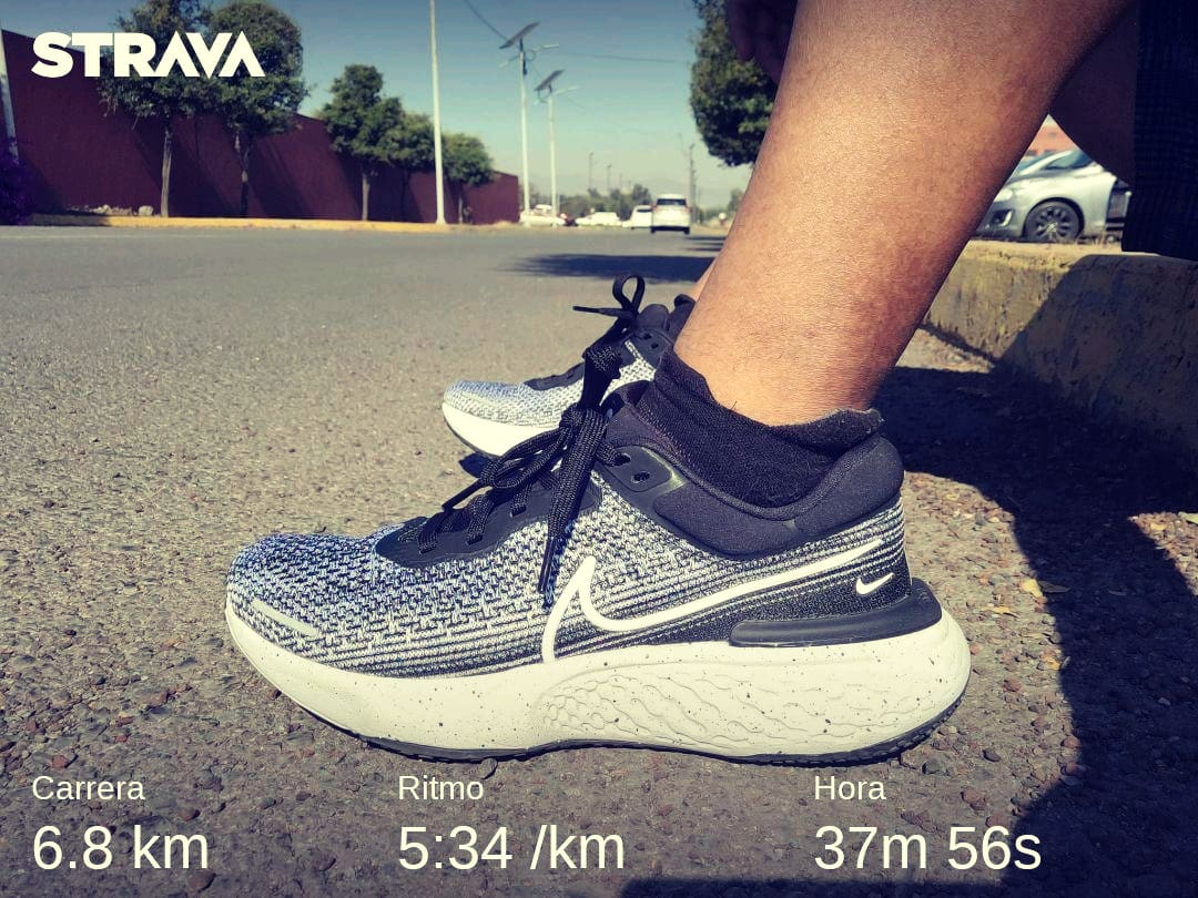 ipngerardodiaz's tweet photo. Entreno regenerativo probando los #NikeInvincibleRun gran descubrimiento! Muy cómodos y reactivos! Me parece que rodaré muchos kms con este modelo!! #Somosrunners #AquiYAhora #VamosPorMás #CiudadDeLosPalacios #NuncaPares https://t.co/9GKzlI52Lr