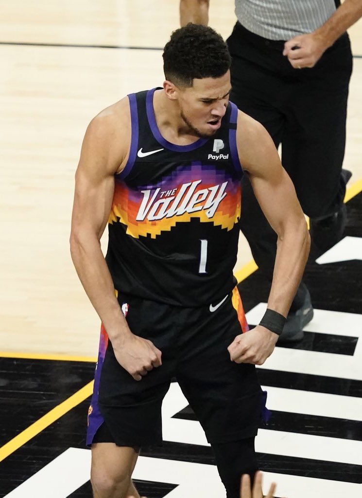 TheHoopCentral's tweet image. True or False:

Devin Booker is a top 3 MVP candidate this season.