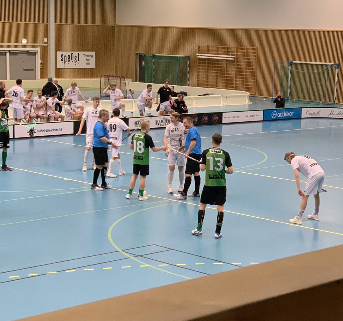 BLH72's tweet photo. Eliteseriekvallik på Jessheim i innebandy. Heia Kisa https://t.co/PyrQz9ISx0