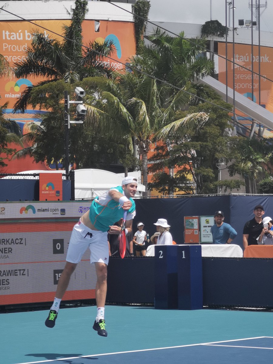 Vicrauter's tweet photo. @atptour @MiamiOpen I enjoyed my visit yesterday until there was a blatant disregard of rules for an up and coming American player good for your brand. Last time you guys get my money #brooksby #dotherightthing https://t.co/w245iCxTUe
