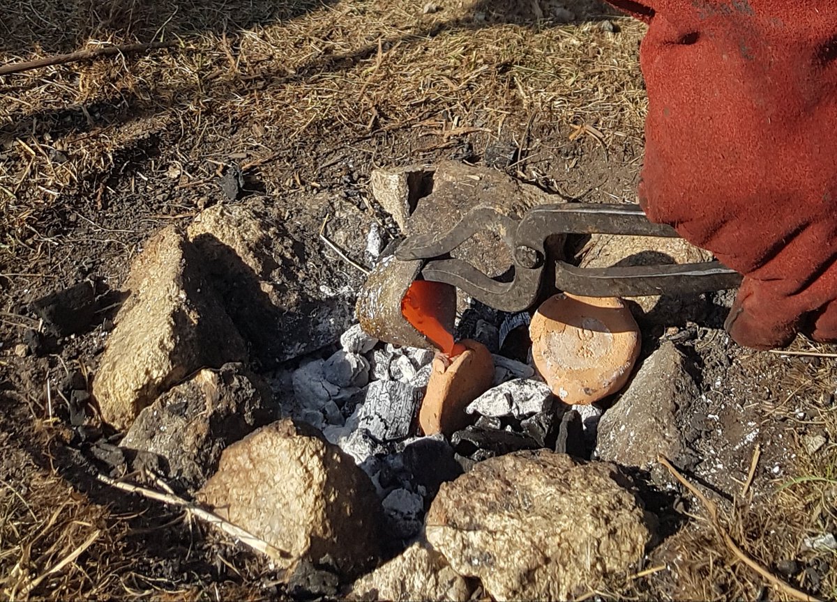 AveDeFaoite's tweet photo. A day of alloying &amp; casting ingots (&amp; a few brooches!) at @EArchaeol And it didn't rain!!! 😊
#LoveIt
#CEAMC 
#UCD
#EarlyMedievalIreland
#ExperimentalArchaeology https://t.co/x5DV0DYdio