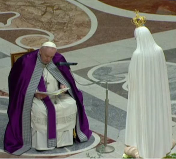 EWTNews's tweet photo. Pope Francis: "...to your Immaculate Heart we solemnly entrust and consecrate ourselves, the Church and all humanity, especially Russia and Ukraine. Accept this act that we carry out with confidence and love. Grant that war may end and peace spread throughout the world." https://t.co/3ucIIYNmOs
