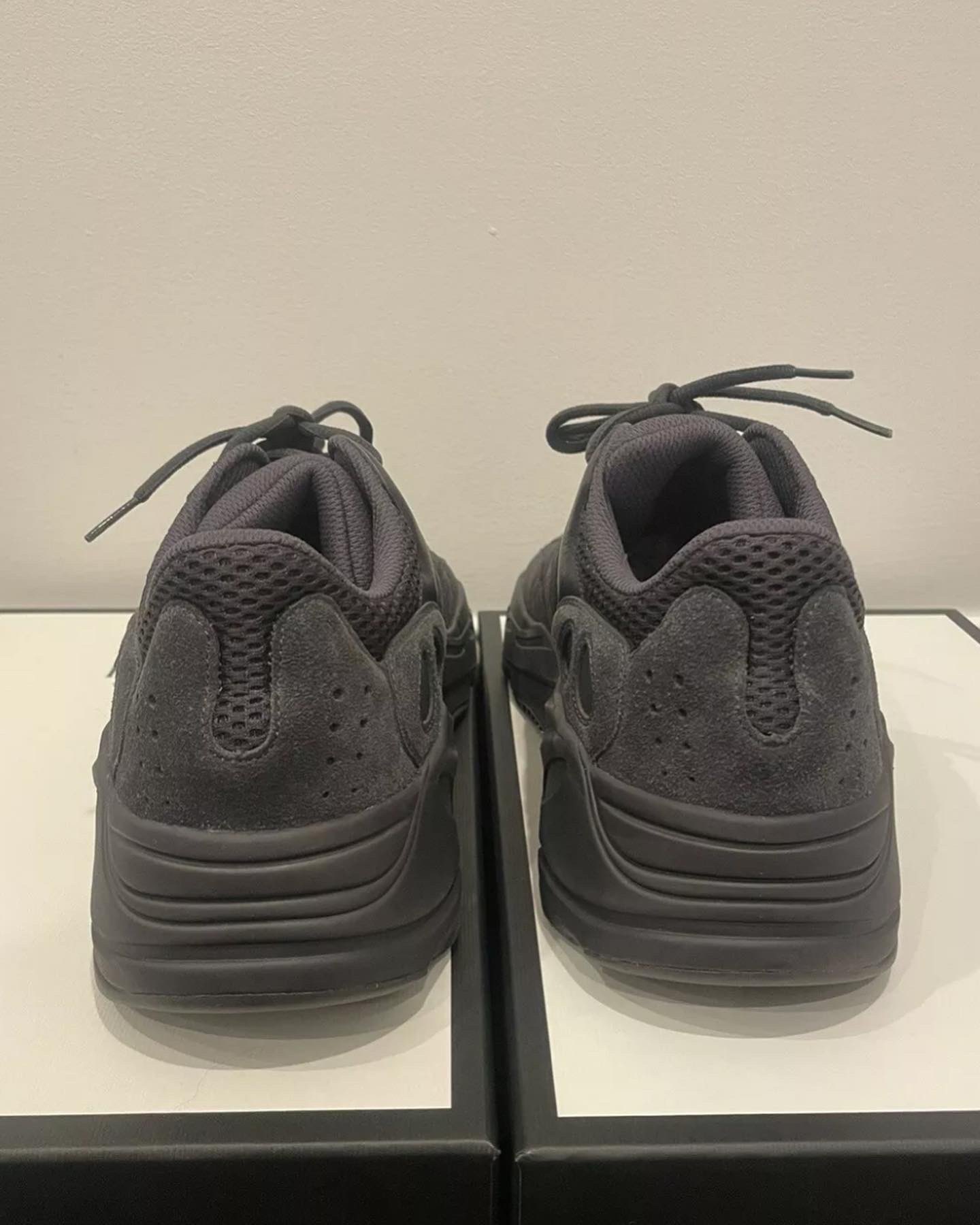 Yeezy 700 shop cw