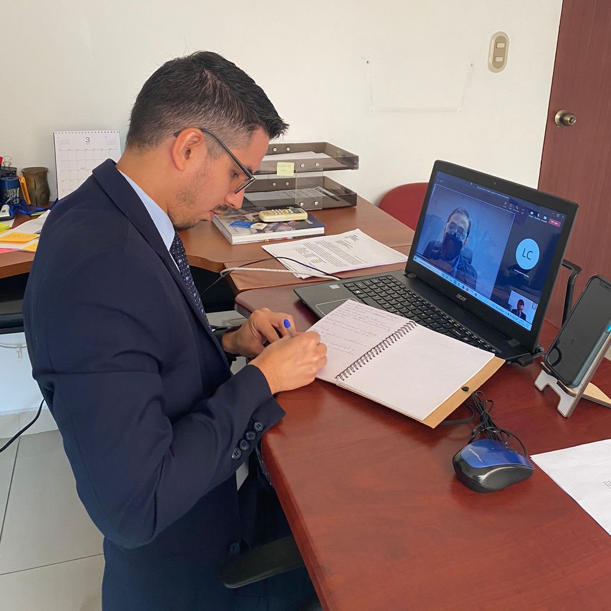 embpanamaeslv's tweet photo. Este día el Enc. de Asuntos Consulares @ivan_karica participó en la primera reunión entre @Etesatransmite y @MedioAmbienteSV, con el objetivo de promover buenas prácticas en materia de meteorología que sean de beneficio para ambos Gobiernos.

@CancilleriaPma @DavidEPalaciosP https://t.co/MdIYLXrdDk