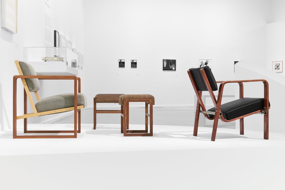 Aujourd'hui, le MAM rend hommage à Josef Albers, disparu le 25 mars 1976

De septembre 2021 à janvier 2022, le MAM a présenté une expo inédite consacrée à Anni et Josef Albers.

👉 Retour sur l'expo : mam.paris.fr/fr/expositions…

📸 Pierre Antoine

#AnniJosefAlbers #CeJourLà