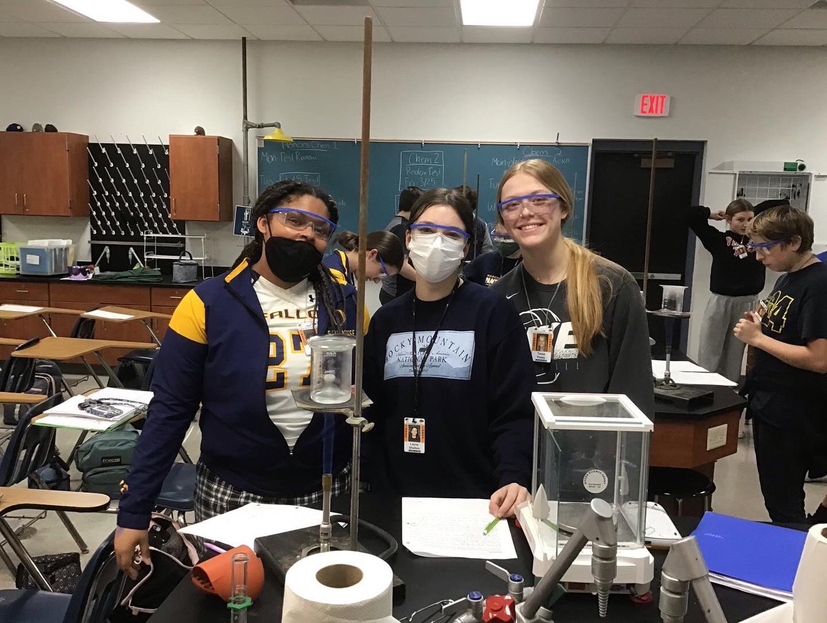 DoDEA_OTHS's tweet photo. Honors Chemistry students are exploring #colligativeproperties in the lab. #oths #dodeagrants #scienceisfun https://t.co/3NtwSQ9Ezs