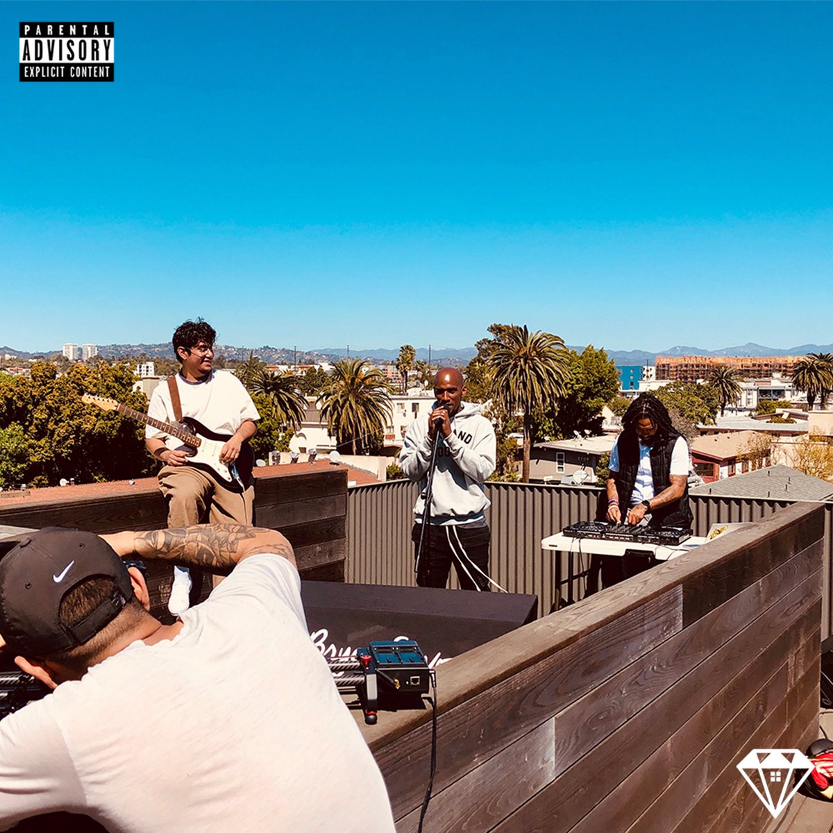 Brycesavoy510's tweet image. Top of the week, I shared w/ yall the  footage from the live peformance I did for @nprmusic’s  #TinyDeskContest, today I’m back w/ the official audio!

Big s/o to my brothas @Marnell_good &amp;amp; @solomonhue_ on their first releases!!!

#Seaside
💎💎💎 
ffm.to/worldwidesessi…