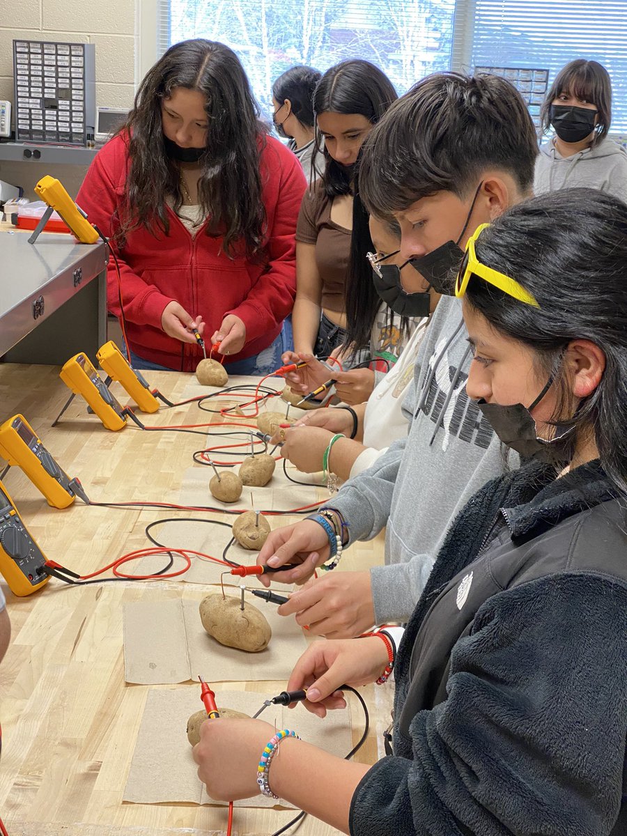ABish250's tweet photo. Great trip with 8th graders to @iamcccc #FutureReady https://t.co/6HVX8aqMoJ