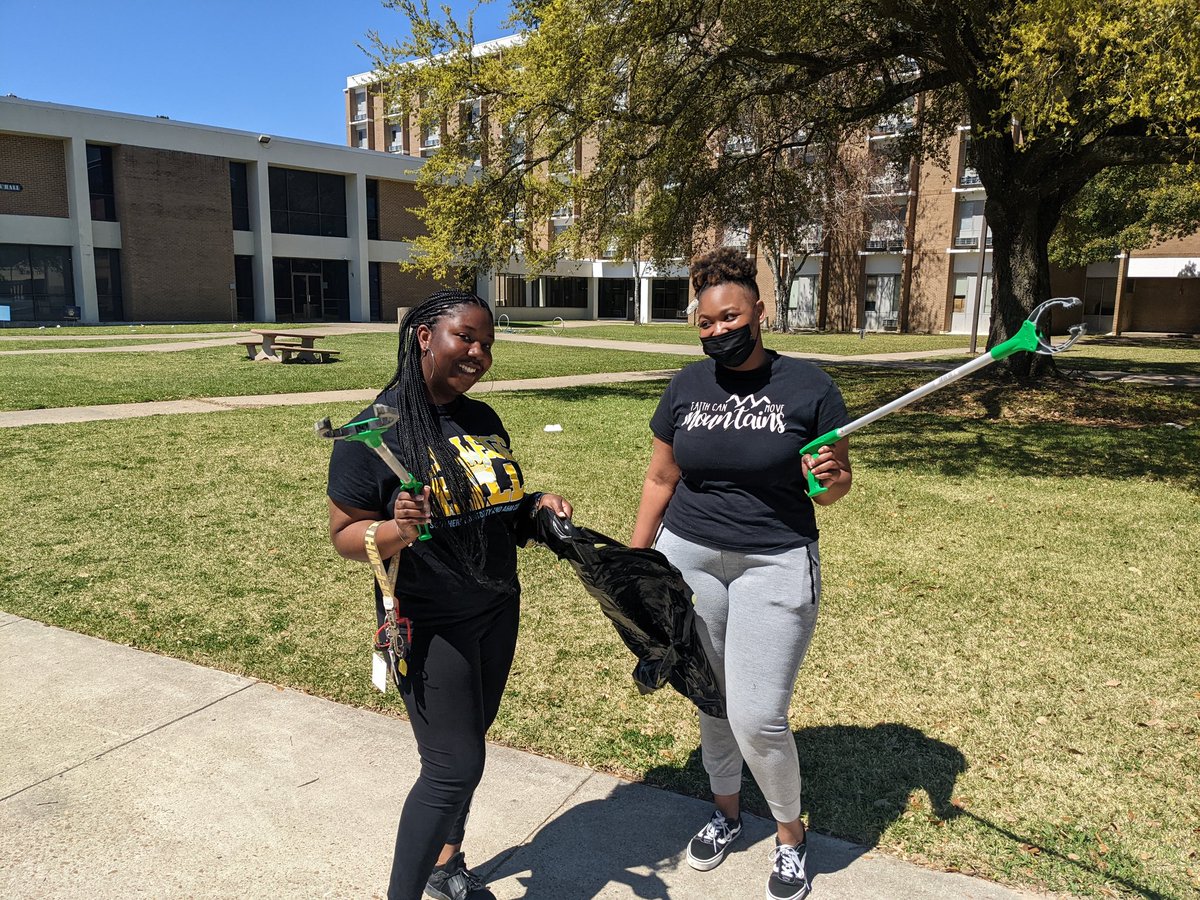 We do this because we love this 💛💙🐆 #CampusCleanUp #SU 

Join us every other Friday at 12pm  in the back of campus at the residential life circle for an hour of campus beautification and clean up.