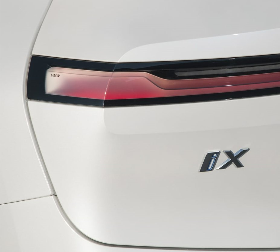 Powered by cutting-edge 5th Generation BMW eDrive technology and a fully electric all-wheel drive system, the BMW iX achieves an exceptional range and delivers powerful acceleration from a standstill. 

#BMW #Electric #NextGen #FeelElectric