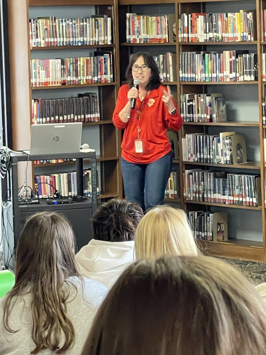 𝙼𝙾𝙷𝚂 𝙻𝙸𝙱𝚁𝙰𝚁𝚈 tweet media