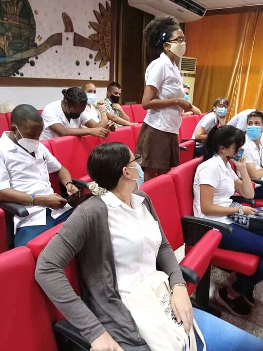 ❗❗Se levantan los Pinos Nuevos en el Aula Magna de la Universidad medica villaclareña en un fructífero intercambio con nuestro ministro <a href="/japortalmiranda/">José Angel Portal Miranda</a>. Los jóvenes de esta generación no fallarán jamás. #VamosConTodo 
#UJ60 #RumboAl100FEU