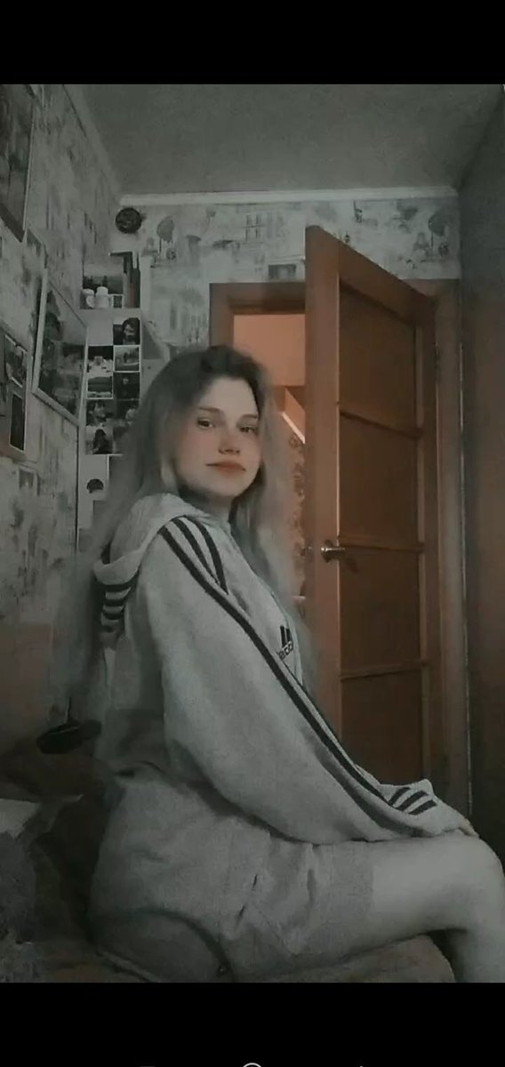 Thinnessislife's tweet photo. Устроила себе мини фотосессию, хотя нужно делать биологию
Но это помогло мне отвлечься https://t.co/Ijj920yPCs