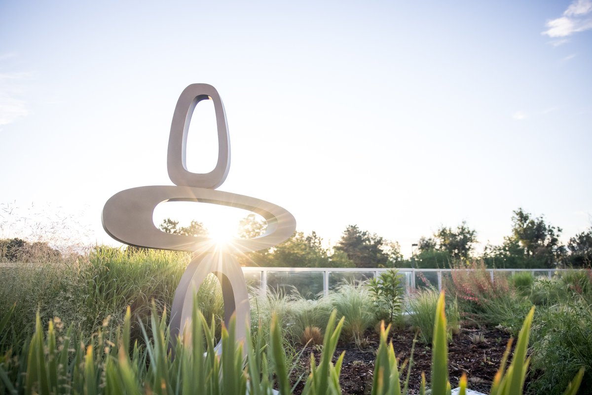 Among Lakehouse’s lush, biophilic landscaping of our over 26,000 square foot terrace rests our mediation gardens – quiet spots to spend some quality time with yourself and nature. Find your center among blooming plant life, fresh open air and the rhythmic lull of the lake front.