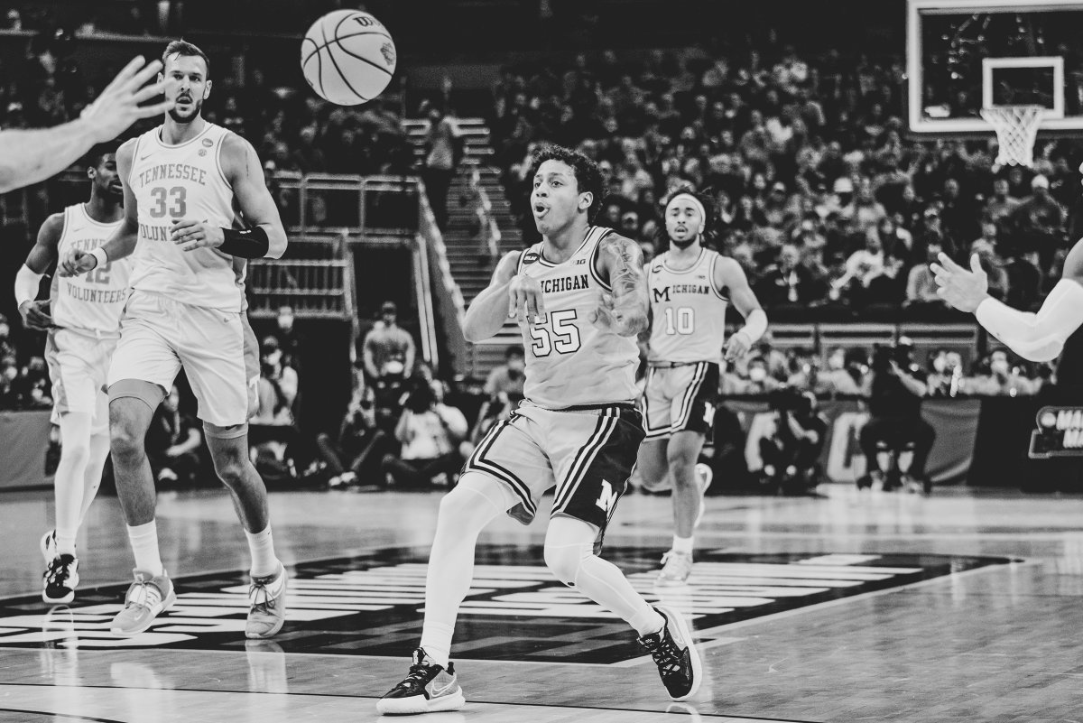 zoeyholmstrom's tweet photo. Eli appreciation tweet 🏀 https://t.co/GyIUhnyBPC