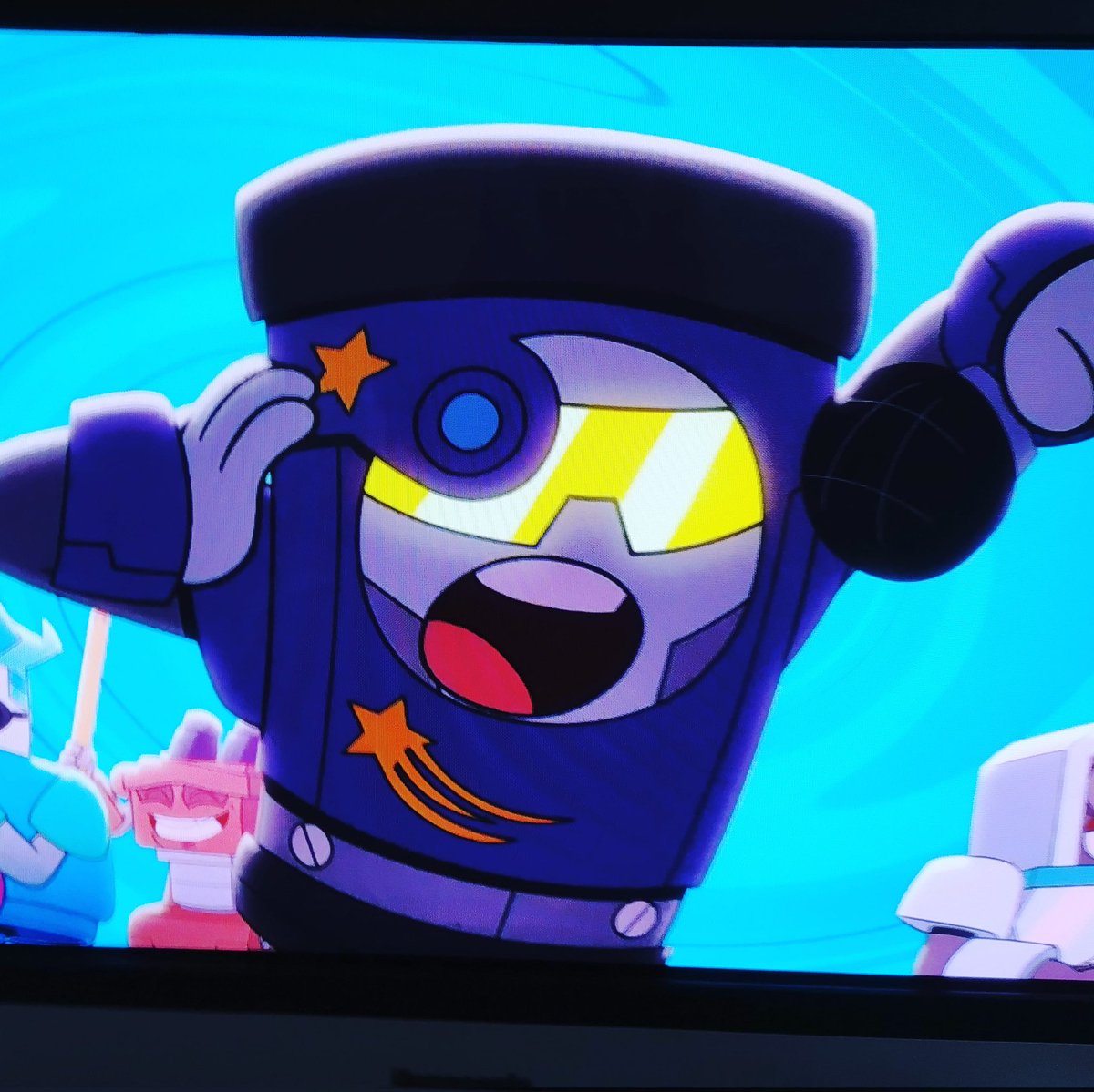 I'M A TRANSFORMER. Debuting on BOTBOTS @Netflix today! I'm STARSCOPE the rapping scientist telescope! This show is brilliantly fun &amp; perfect for bots of all ages. Don't miss episode 8! <a href="/transformers/">Transformers</a> <a href="/HasbroPulse/">Hasbro Pulse</a> <a href="/tfnationltd/">TFNation</a> @BotBotsOfficial <a href="/botbots365/">Botbots every day!</a> #TransformersBotBots