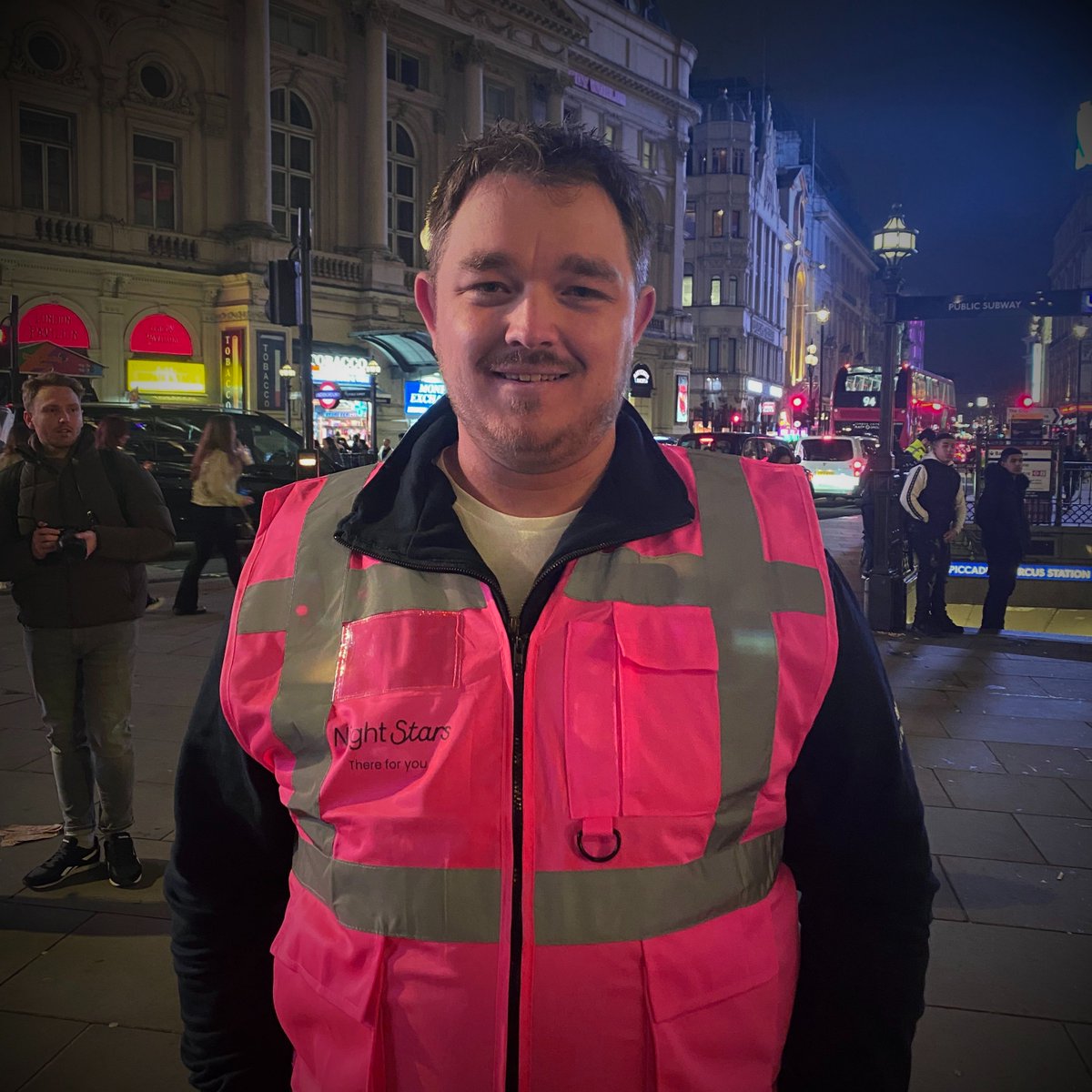 CityWestminster's tweet photo. Hi-vis means you can find a Night Star easily ⭐️ 🤗 

Our team of brightly-dressed volunteers will be out in the #WestEnd this weekend, in case anyone becomes vulnerable on their night out.

Learn more about how to volunteer, here ➡️ https://t.co/PM14uAQEfw

@stjohnambulance https://t.co/27yng4uN3l