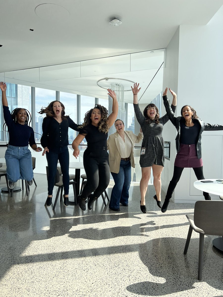 HaleyThomas09's tweet photo. So lucky to work with this talented bunch of women! 💜 https://t.co/hdqCumm7QZ