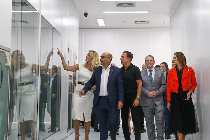 ComunitasBR's tweet photo. Algumas fotos da entrega da Fábrica de Vacinas 💉💙

📸 Comunicação Butantan https://t.co/toH7mFHIV7