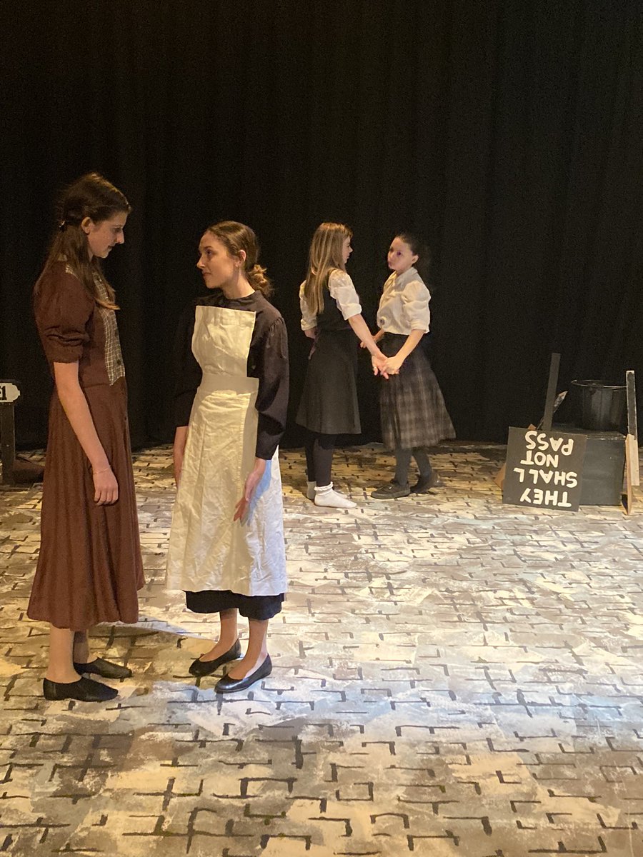 Dress rehearsals going well for #NTConnections #cablestreet <a href="/KEVICC/">King Edward VI Community College</a> @KEVICCparents