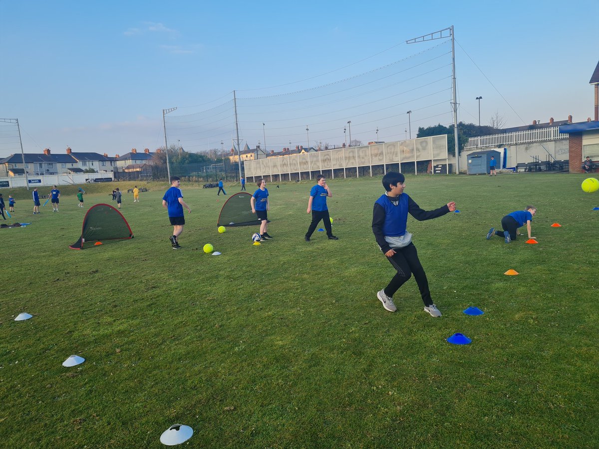 Great session at Woovale Cricket 🏏  club #MentalHealthMatters through sport and play @TNLComFundNI