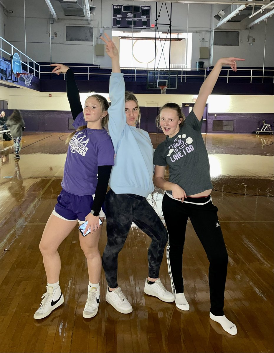 MsCurry8's tweet photo. Dancers of the day! 💃🏻 https://t.co/BzqAGxn74Q