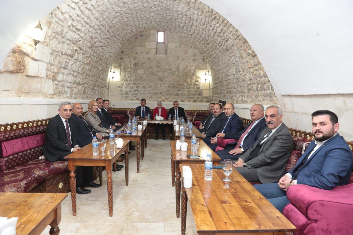 abdkirikci's tweet photo. AK Parti Genel Merkez Yerel Yönetimler Başkan Yardımcımız @aysesula, Şanlıurfa BŞB Başkanımız @zabeyazgul ve İlçe Belediye Başkanlarımız ile koordinasyon toplantımızı yaptık.
@mehmetozhaseki 
@erkankandemir https://t.co/jsJAfkaKau