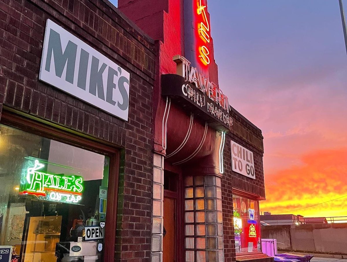 mikechiliparlor's tweet photo. Get in here for some Hot Chili and Tasty Beer. March Madness continues tonight and tomorrow at Ballard’s Original Sports Bar. https://t.co/Bssk6703Ss