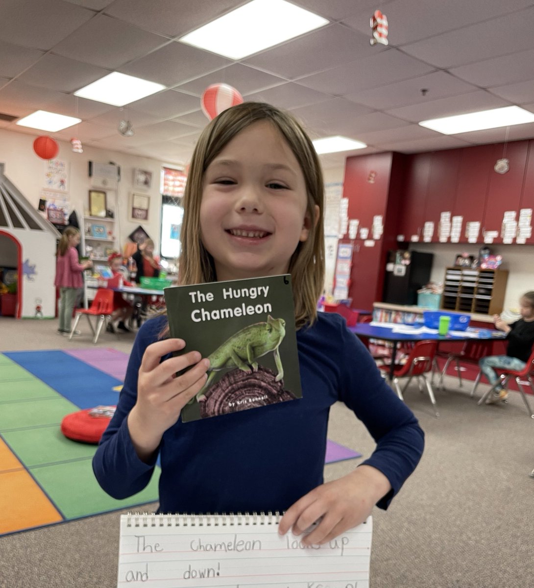 Getting in our nonfiction 🦎🪵 <a href="/LauraLlwat/">Laura Watkins</a>