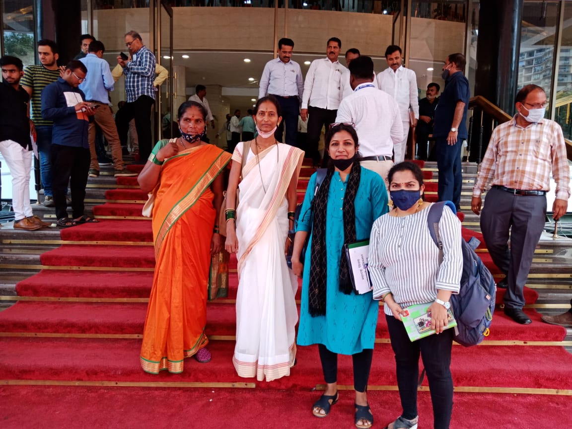 amitassawant's tweet photo. Thank you @neelamgorhe tai for your constant support for effective implementation of marriage registration act in Maharashtra, campaign facilitated by @coro_india It'll really help all married women in the state as a step to secure their property rights.
@SupriyaJaan @corosurya https://t.co/tZJr0JXwm7