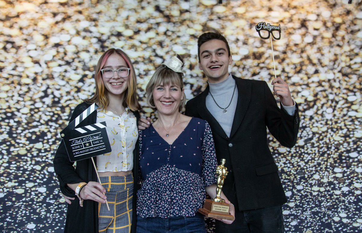 FFTFoodBank's tweet image. THIS SUNDAY, MARCH 27 at 4 p.m.- LAST CHANCE to get your tix to celebrate with us in style and watch the Oscars LIVE on the big screen while raising funds for Food For Thought! Tix include appetizers and drinks. Event details here: buff.ly/37Hzzvu