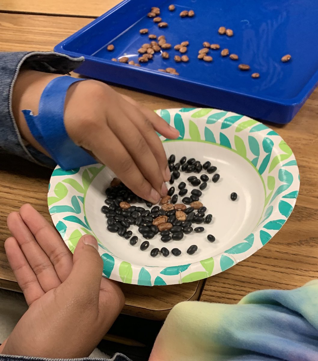 TollingerT's tweet image. Riddle 5th graders now appreciate their opposable thumbs even more than they did before.👍🏻 @JEFlemmer @mcleodl #FISDElemSci #adaptations @RiddleElem